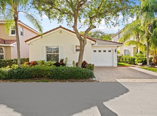 1630 Sweetbay Way, Hollywood, FL 33019