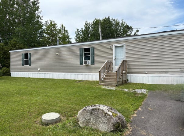 13 RW MacLeod Lane, Belfast, ME 04915