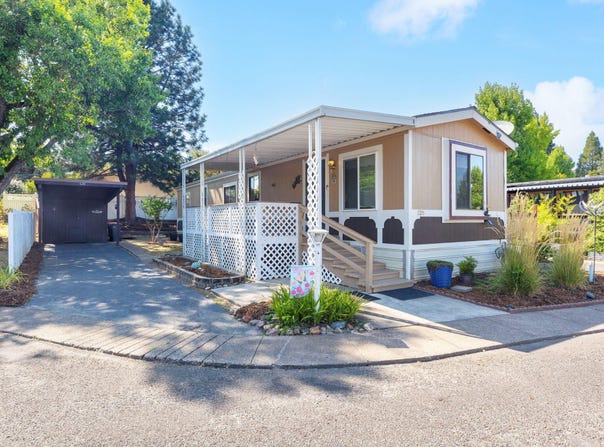 1055 N 5th Street, Jacksonville, OR 97530