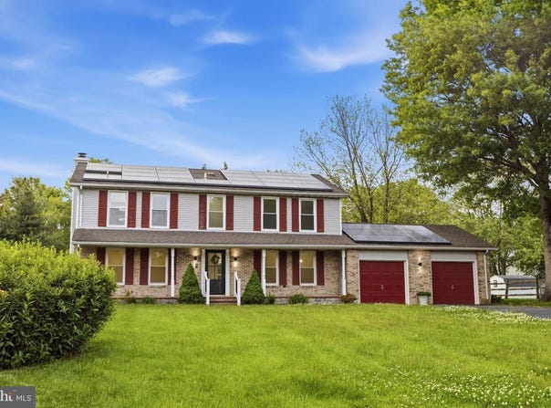 2 NICOLE CT, NEWARK, DE 19702