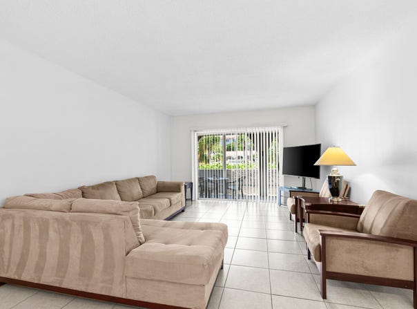 250 NE 20th Street, Boca Raton, FL 33431