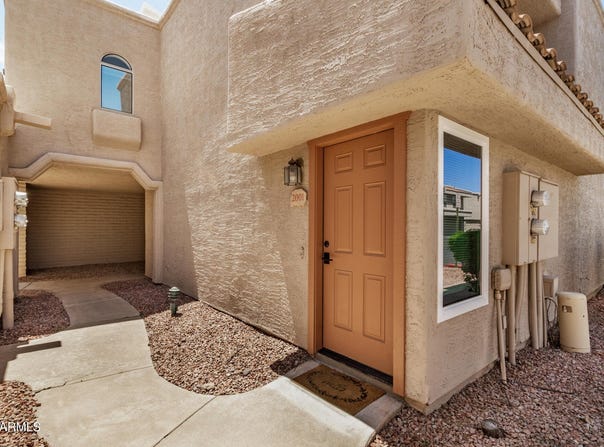 2834 S EXTENSION Road, Mesa, AZ 85210