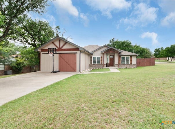 1202 S Willis Street, Lampasas, TX 76550