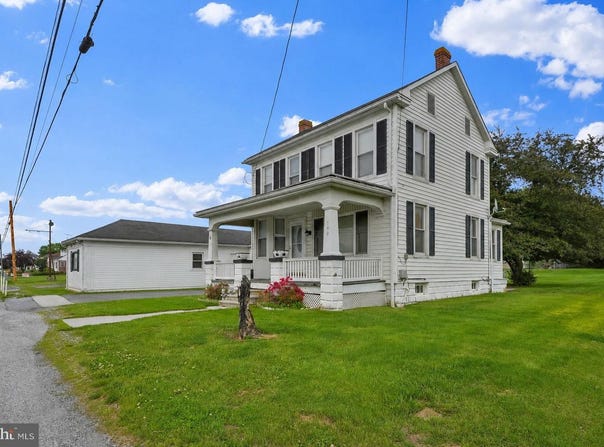 799 HANOVER Pike, LITTLESTOWN, PA 17340