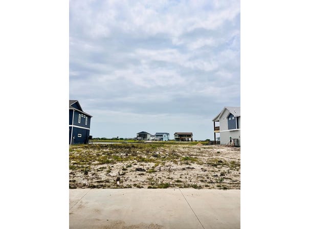 17 Tradewinds Circle, ROCKPORT, TX 78382
