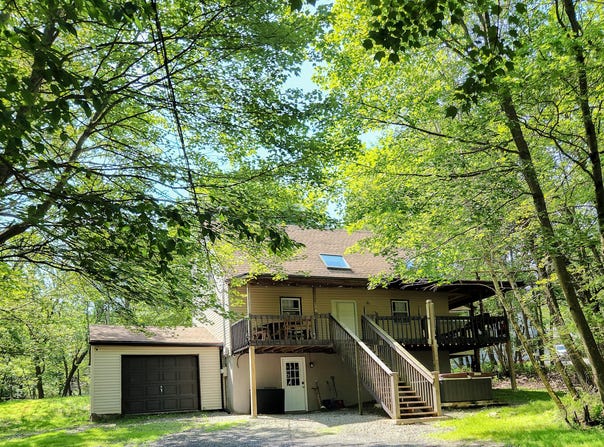 3312 Black Cherry Court, Long Pond, PA 18334