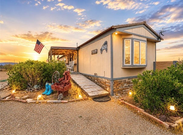 820 S Egar Road, Golden Valley, AZ 86413