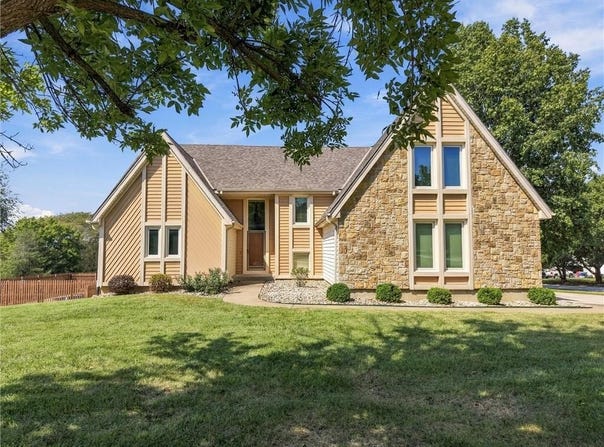 8500 W 148th Street, Overland Park, KS 66223