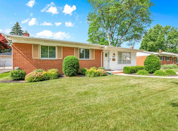 36738 Roycroft Street, Livonia, MI 48154