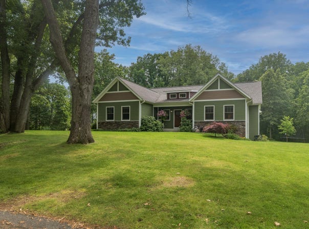 10016 Oshtemo Court, Kalamazoo, MI 49009