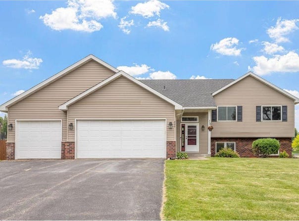 402 Richard Drive, Elko New Market, MN 55054