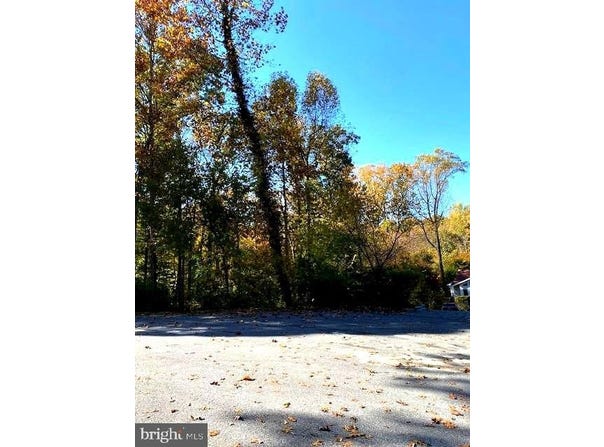 9302 FLAGSTONE DRIVE, PARKVILLE, MD 21234