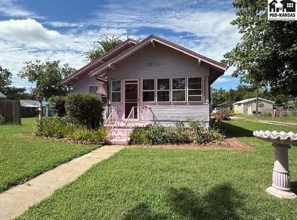 534 E AVENUE C, Hutchinson, KS 67501
