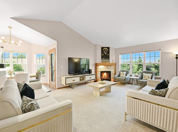 7003 W Rawson Ave, Franklin, WI 53132