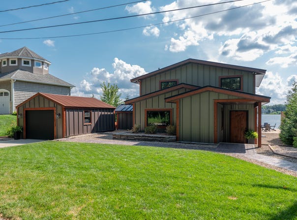 1466 N Eagle Lake Drive, Kalamazoo, MI 49009