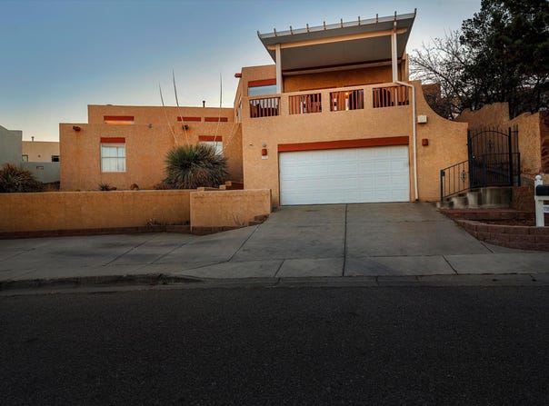 1705 Bluffside Drive, Albuquerque, NM 87105
