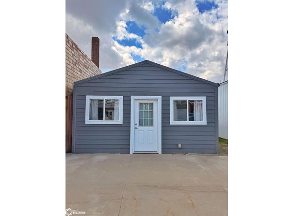 415 Sand Street, Churdan, IA 50050