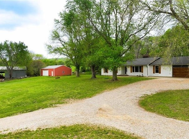 1633 N 600 Road, Baldwin City, KS 66006
