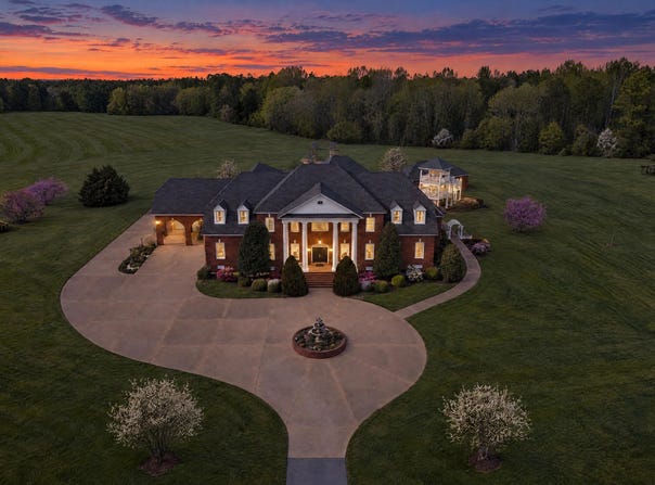 30253 CAMP PKWY, COURTLAND, VA 23837