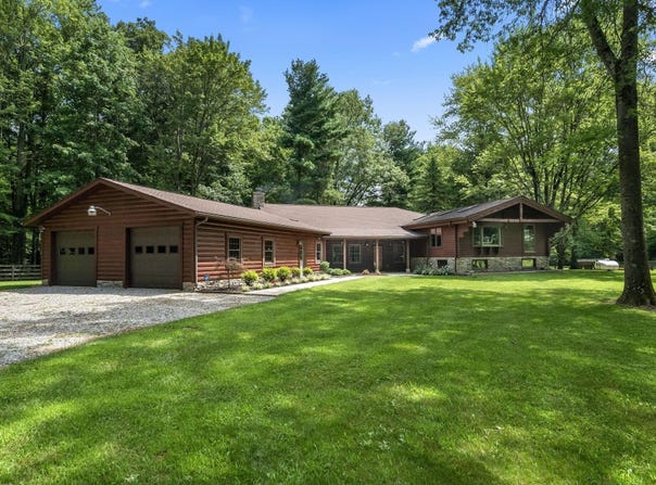 1001 Eckard Road, Centerburg, OH 43011