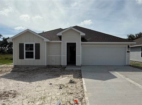 138 Montego Drive, Rockport, TX 78382