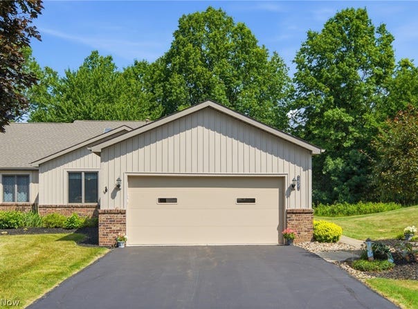 1451 Tripodi Circle, Niles, OH 44446