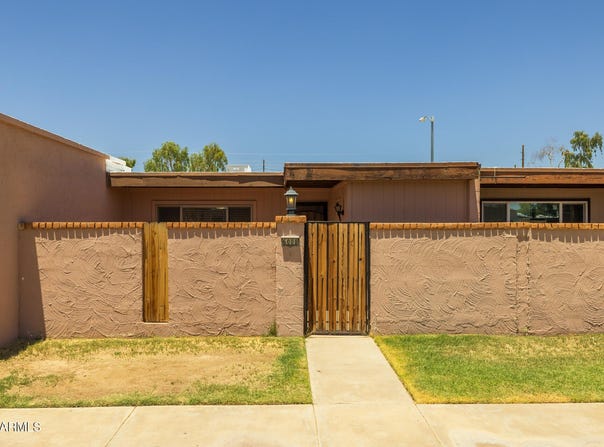 6008 W AUGUSTA Avenue, Glendale, AZ 85301