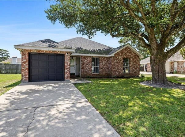 20300 Rue Jondolyn, Ponchatoula, LA 70454