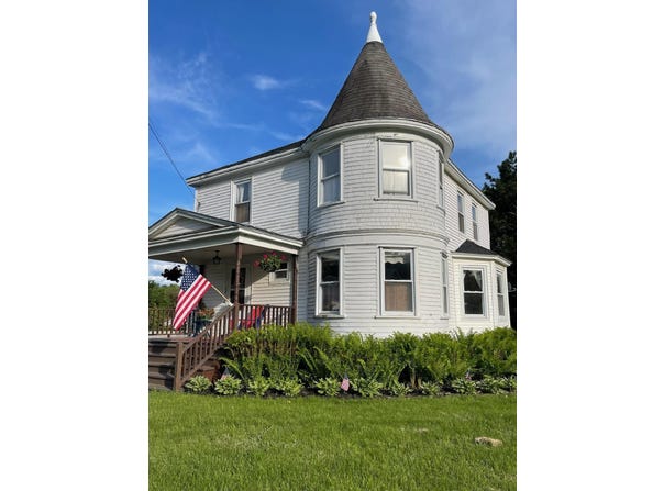 27 Murray Street, Bingham, ME 04920