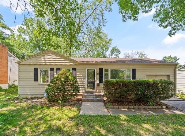 1822 Rankin Drive, Independence, MO 64055