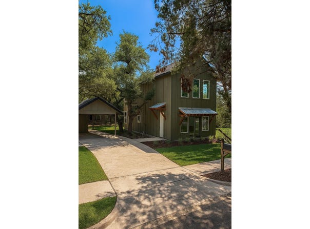 10901 W Lakeview DR, Jonestown, TX 78645