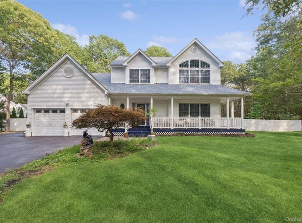 22 Jerusalem Hollow Road, Manorville, NY 11949