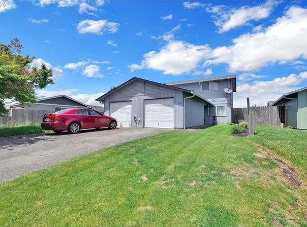 814/816 W QUINALT ST, Springfield, OR 97477