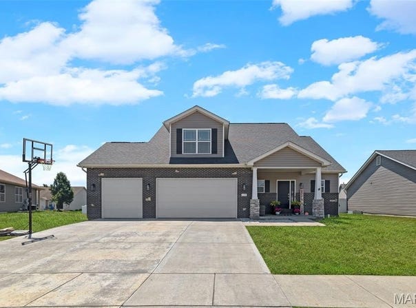 234 Beauregard Drive, Shiloh, IL 62221