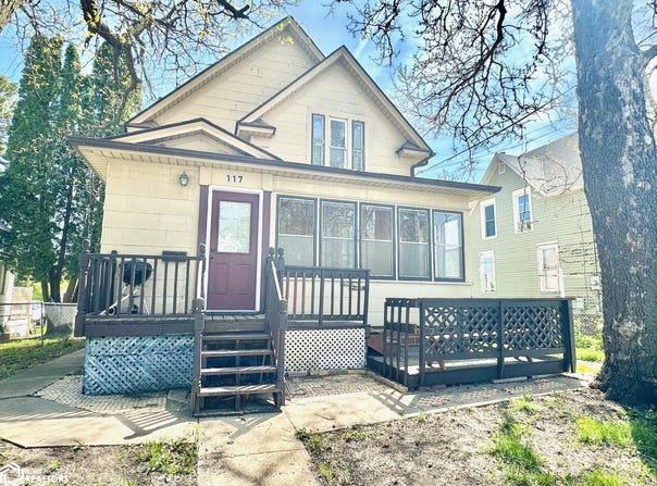 117 S Monroe, Mason City, IA 50401