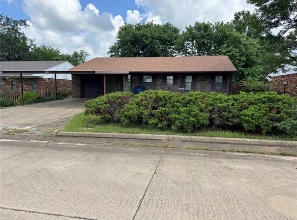 1217 Dove Hollow Drive, Tecumseh, OK 74873