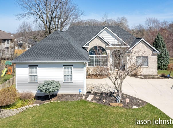 2587 Pine Dunes Drive SW, Wyoming, MI 49418