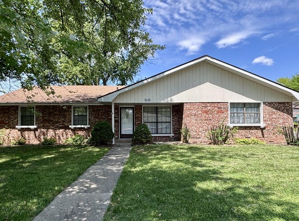 1635 E Hanover Street, Springfield, MO 65804