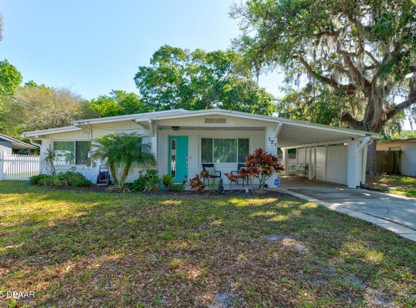 121 Ellison Avenue, New Smyrna Beach, FL 32168