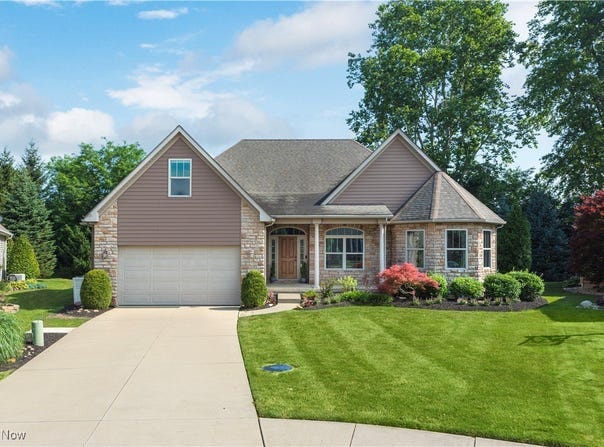 418 Kestral Way, Amherst, OH 44001