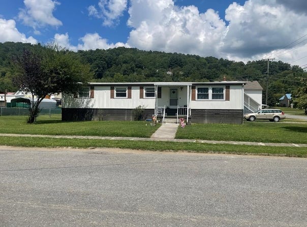 1903 Fourth St, Richlands, VA 24641