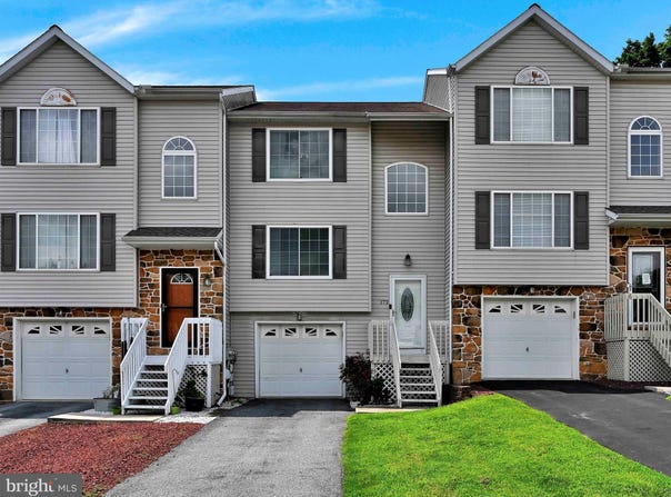 172 RIDERS WAY, LEBANON, PA 17042