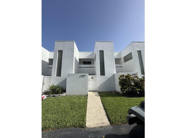 5090 ELMHURST Road, West Palm Beach, FL 33417
