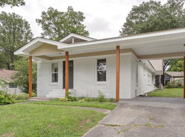 403 S West Street, Morrilton, AR 72110