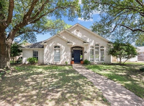 9505 Lost Trails Drive, Waco, TX 76712