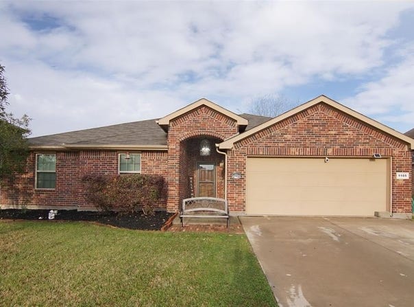 1105 Ashton Drive, Azle, TX 76020
