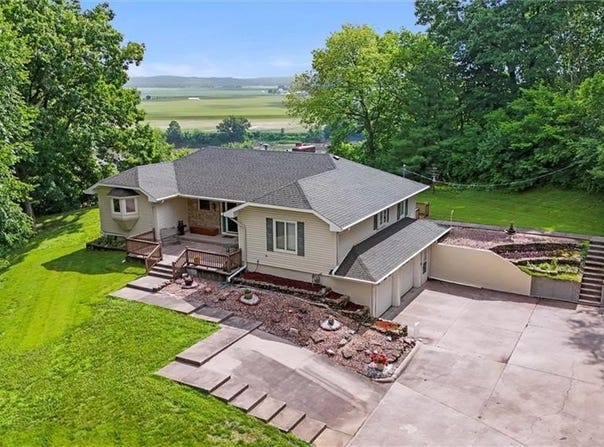 2231 Wilson Avenue, Leavenworth, KS 66048