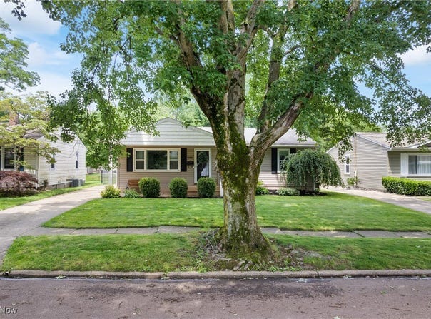 1086 Terrell Drive, Akron, OH 44313