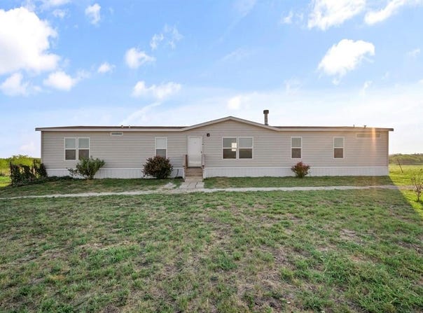 10026 County Road 4350, Frost, TX 76641