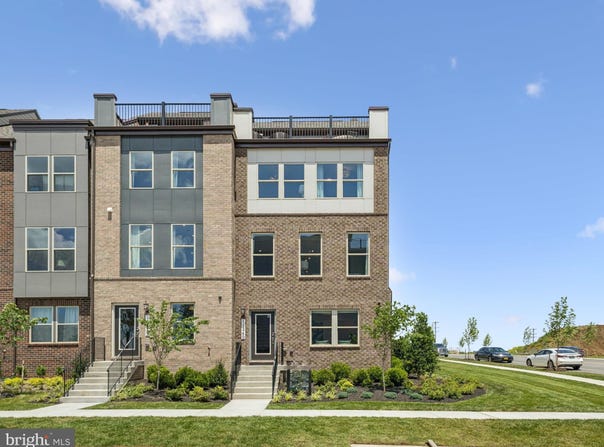 8890 CURIE STREET, MANASSAS, VA 20109